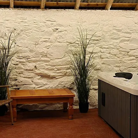 Chalet Ballyhoura Glamping Ballyorgan